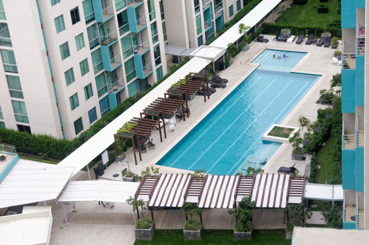 Lujoso condominio con lavadora y secadora, S. José San José Esterno foto