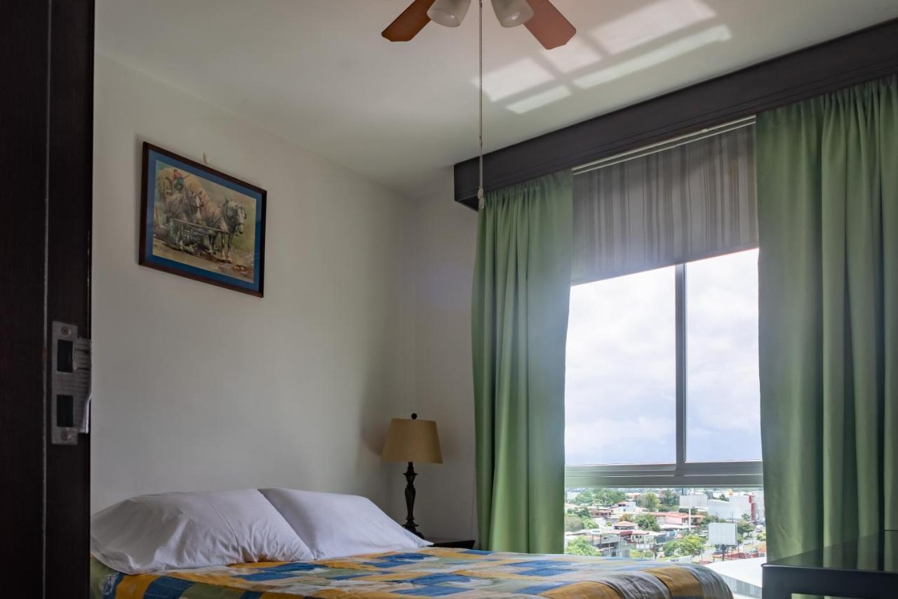 Lujoso condominio con lavadora y secadora, S. José San José Esterno foto