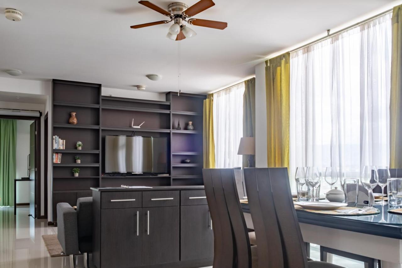 Lujoso condominio con lavadora y secadora, S. José San José Esterno foto