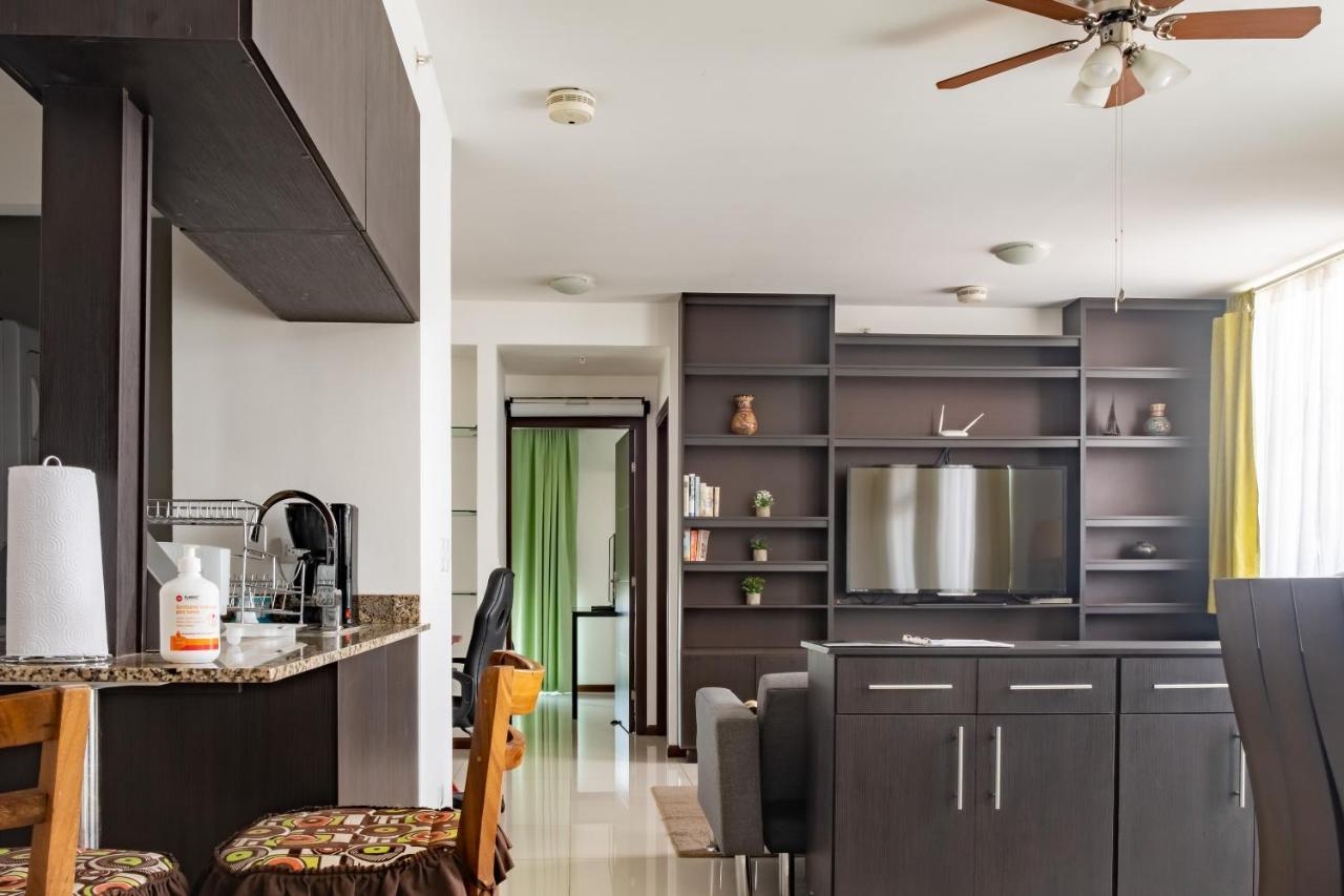 Lujoso condominio con lavadora y secadora, S. José San José Esterno foto