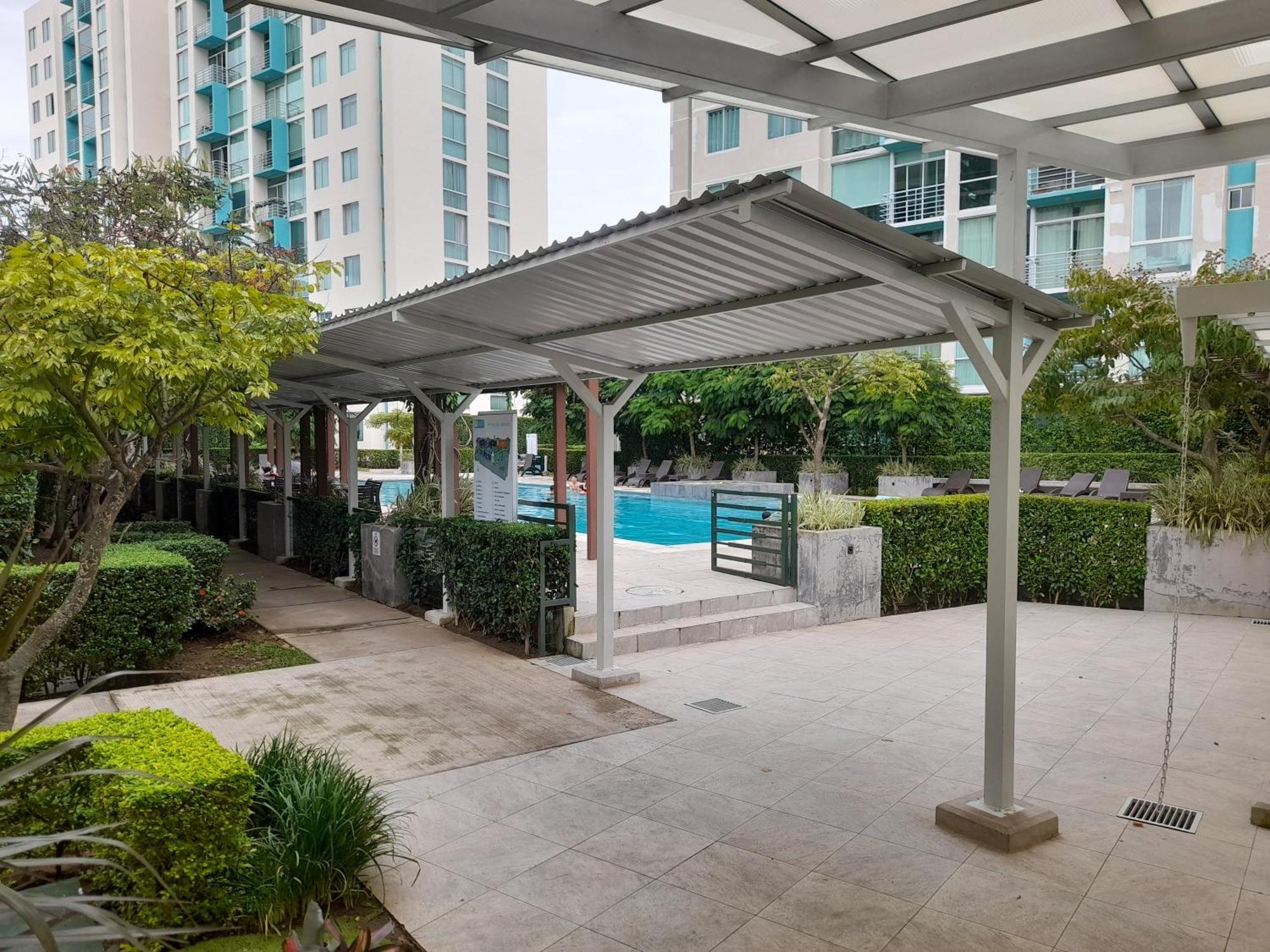 Lujoso condominio con lavadora y secadora, S. José San José Esterno foto